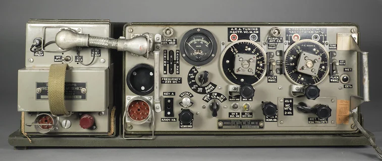 Signal Corps Military Radio, 1944