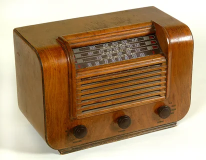 Wooden tabletop radio, c. 1930s